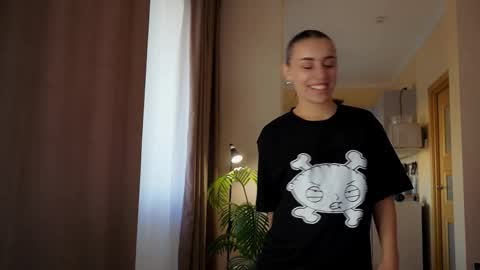 Molly online show from 03/25/26, 02:56