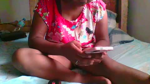 juliah02 online show from 03/12/25, 11:31