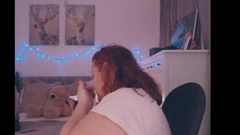 julialiones online show from 02/23/25, 07:17