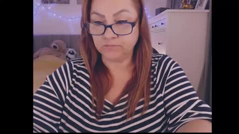 julialiones online show from 11/23/25, 02:28