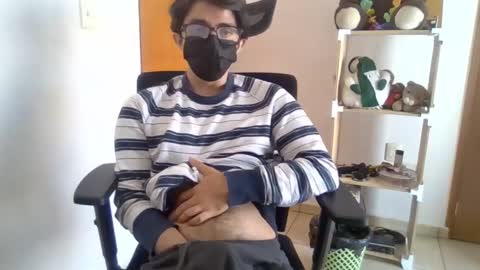 Snapshot of julian_mora7 chatting on 03/05/25, 06:23 Julian Mora online show from 03/05/25, 06:23