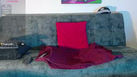 Julian independent model online show from 01/09/26, 09:01