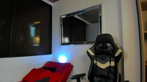 julian_wallace online show from 03/12/26, 04:57