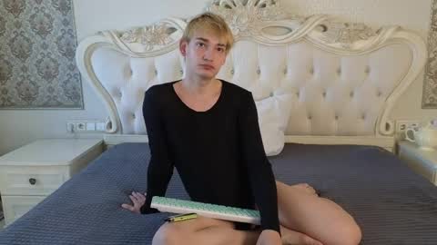 Snapshot of julian_win chatting on 05/07/26, 09:58 Eren online show from 05/07/26, 09:58