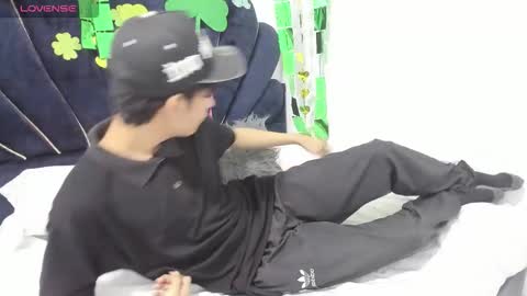 Julian online show from 03/03/26, 08:59