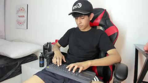 Julian online show from 05/11/26, 06:38