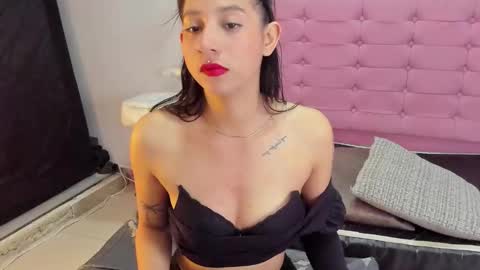 Juliana online show from 09/17/25, 05:47