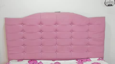 Juliana online show from 11/19/25, 11:54