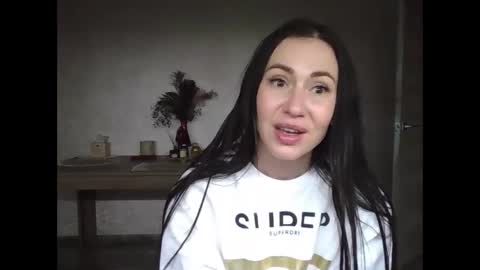 julianagold1 online show from 12/15/24, 03:53