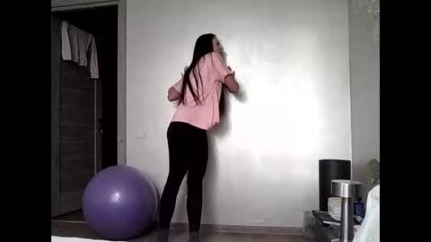 Snapshot of julianagold1 chatting on 04/19/26, 04:17 julianagold1 online show from 04/19/26, 04:17