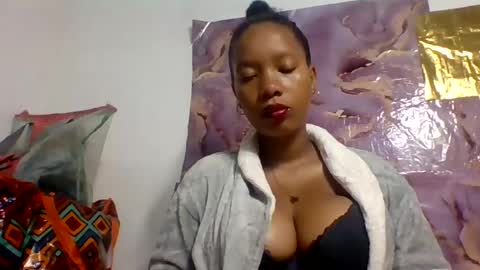 Snapshot of julianah93 chatting on 07/11/26, 05:43 Julianah online show from 07/11/26, 05:43