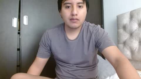 Snapshot of julianalvarez95 chatting on 04/25/26, 06:38 Julian online show from 04/25/26, 06:38