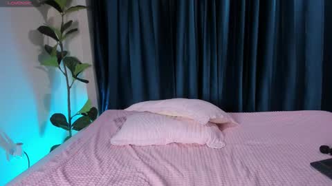 Juliana online show from 11/12/25, 09:03