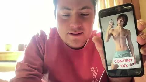 Snapshot of julianlarra_ chatting on 05/19/26, 05:41 Julian Larra online show from 05/19/26, 05:41