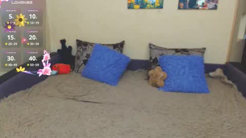 Snapshot of juliasane_ chatting on 02/16/26, 08:32 Jul online show from 02/16/26, 08:32