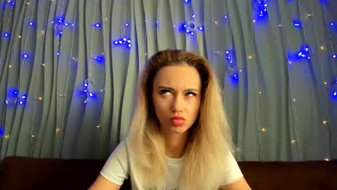 Yulya online show from 01/17/26, 04:06