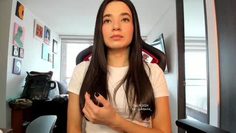 Snapshot of julidavila chatting on 12/06/24, 09:57 Jeimy Help me to reach 100 thumbs up online show from 12/06/24, 09:57