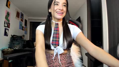 Snapshot of julidavila chatting on 12/07/24, 04:09 Jeimy Help me to reach 100 thumbs up online show from 12/07/24, 04:09