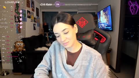 Snapshot of julidavila chatting on 02/06/25, 02:44 Jeimy Help me to reach 100 thumbs up online show from 02/06/25, 02:44