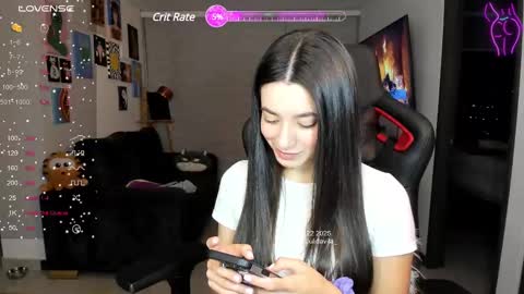 Snapshot of julidavila chatting on 02/24/25, 03:12 Jeimy Help me to reach 100 thumbs up online show from 02/24/25, 03:12