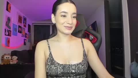 Jeimy Help me to reach 100 thumbs up online show from 04/18/26, 12:25