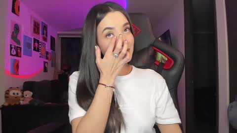 Jeimy Help me to reach 100 thumbs up online show from 04/19/26, 01:38