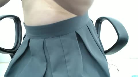 julie9x online show from 12/15/25, 07:56