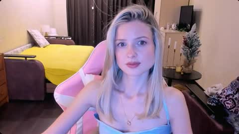 Julie online show from 11/15/25, 03:52