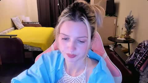 Julie online show from 12/02/25, 02:56