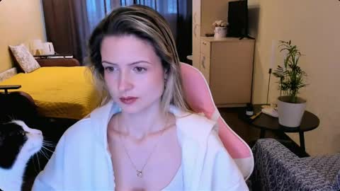 Julie online show from 03/21/26, 04:39