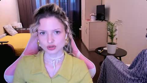 Julie online show from 03/31/26, 01:55