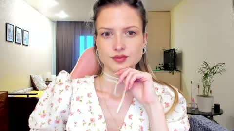 Snapshot of julie_flores chatting on 06/16/26, 02:19 Julie online show from 06/16/26, 02:19