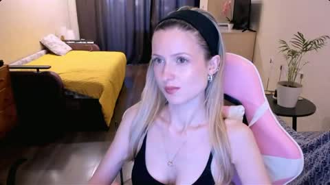 Snapshot of julie_flores chatting on 07/05/26, 03:52 Julie online show from 07/05/26, 03:52