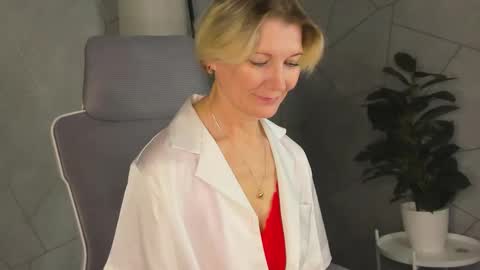 Julie Lucasss online show from 03/19/26, 12:58