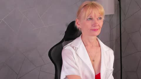 Julie Lucasss online show from 05/16/26, 12:07