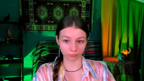 juliedaniel online show from 11/18/25, 05:01