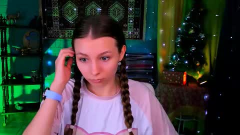 juliedaniel online show from 12/17/25, 08:53