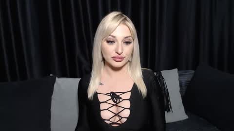 Snapshot of juliediamond chatting on 12/16/24, 03:19 julia online show from 12/16/24, 03:19