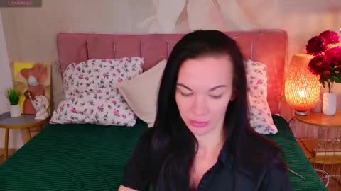 Snapshot of juliehill chatting on 02/05/26, 07:35 juliehill online show from 02/05/26, 07:35