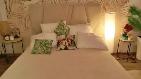 Snapshot of juliehill chatting on 02/25/26, 07:51 juliehill online show from 02/25/26, 07:51