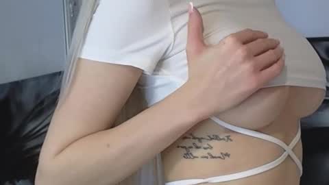 Julia online show from 03/04/25, 08:49