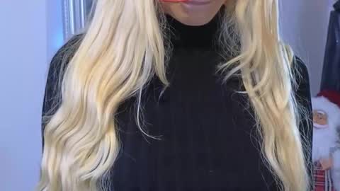 Julia online show from 12/17/25, 01:06