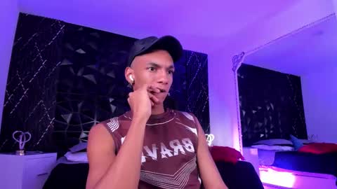 Julien online show from 11/08/25, 12:16