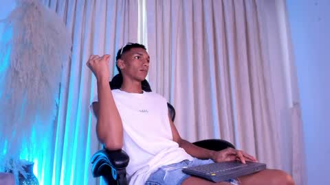 Julien online show from 04/12/26, 11:48