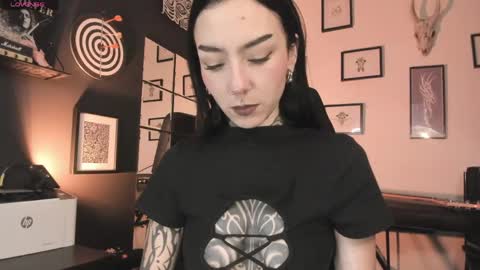 juliet_sourire online show from 04/17/26, 11:57