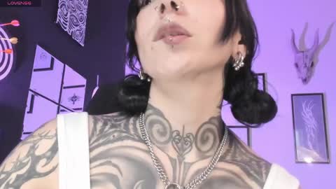 Snapshot of juliet_sourire chatting on 05/04/26, 02:13 juliet_sourire online show from 05/04/26, 02:13