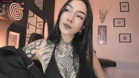 Snapshot of juliet_sourire chatting on 05/15/26, 01:51 juliet_sourire online show from 05/15/26, 01:51