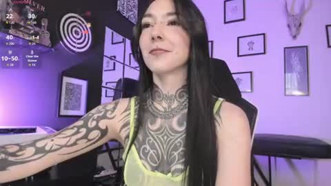 juliet_sourire online show from 07/17/26, 08:14