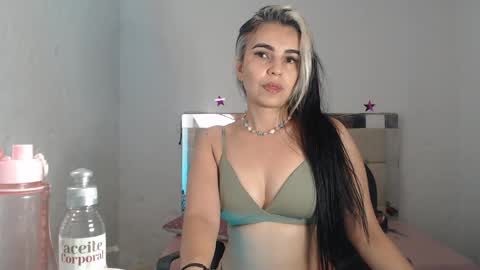 julieta__fox_ online show from 01/31/25, 10:10