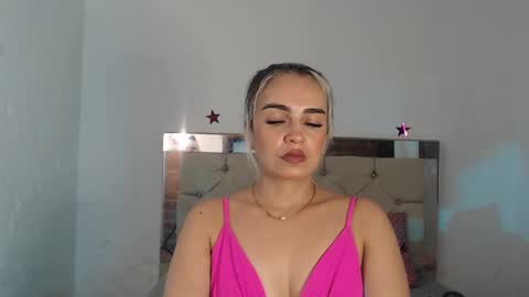 julieta__fox_ online show from 02/08/25, 04:14